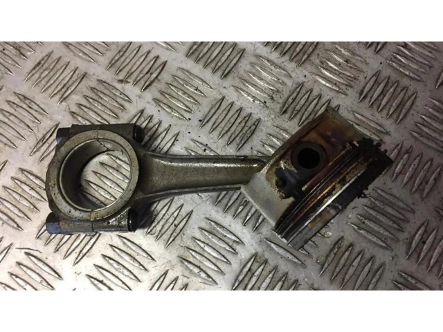 Píst Citroen Xsara pro benzínový motor 1.6