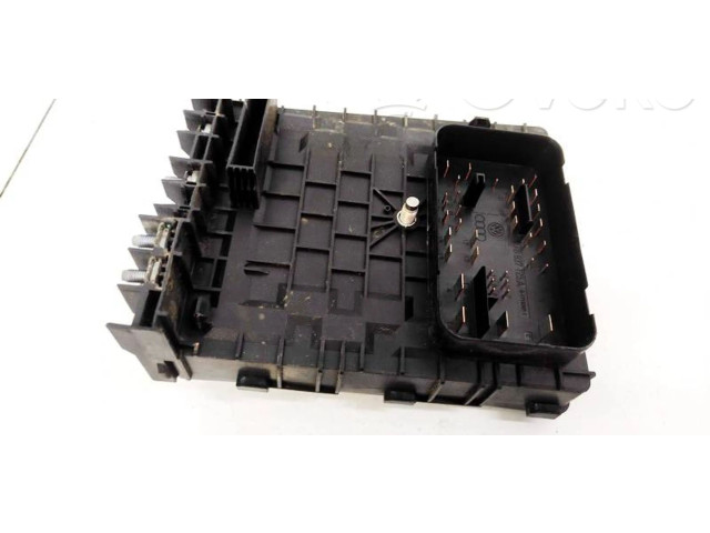 Блок предохранителей 1K0937125A, 017183071 Skoda Octavia Mk2 (1Z)