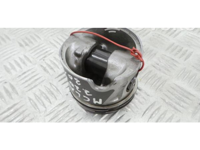  Поршень OM 651.930 A6510302517, 143110076211X  Mercedes-Benz CLA C117 X117 W117  