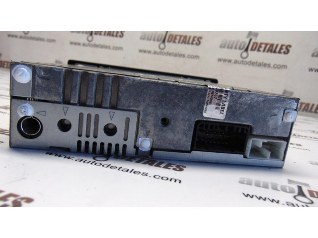 Радио/ проигрыватель CD/DVD / навигация