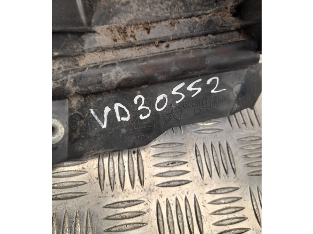 Блок предохранителей 68251775AA Jeep Grand Cherokee