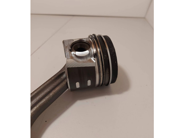 Поршень с шатуном Volvo S60