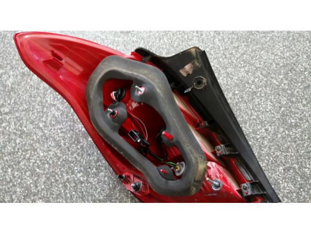 Задний фонарь правый сзади Buick Encore I 2012-2019 года