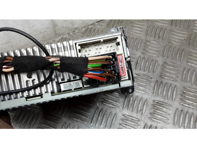 Радио/ проигрыватель CD/DVD / навигация