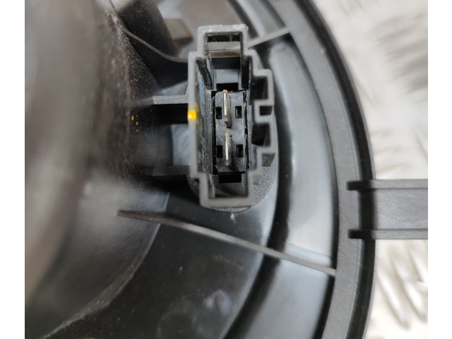 Вентилятор печки    1K1819015E, 998919K   Volkswagen Caddy