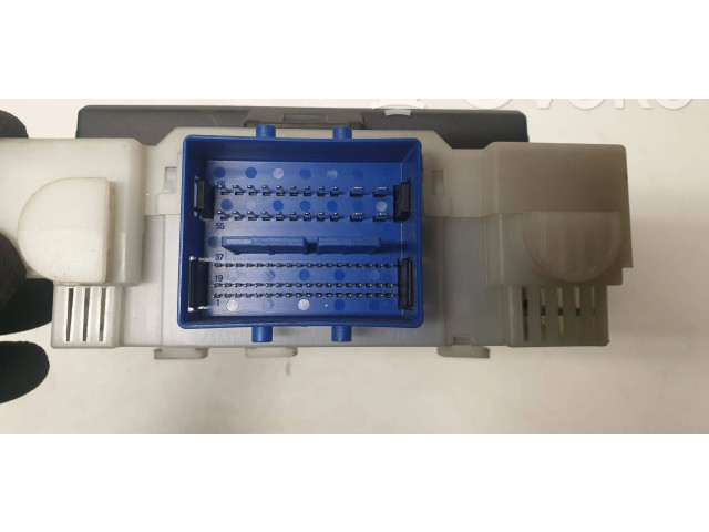 Блок предохранителей 30765624AE, 7G9T14C256FA   Volvo V70    