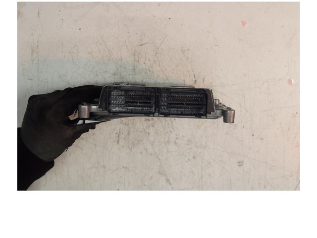 Блок управления топливных форсунок Jeep Renegade