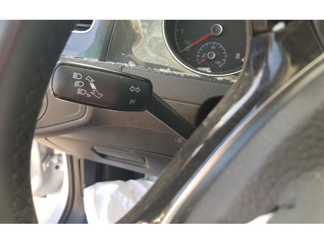 Кнопки рулевого колеса    Volkswagen Golf VII