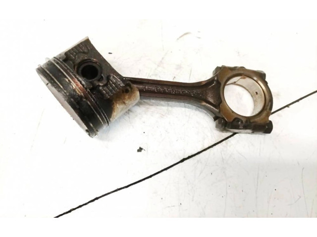 Поршень с шатуном Nissan Almera N16