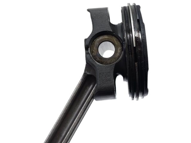 Поршень 46354757, 46346020 Jeep Renegade