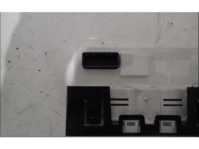 Дисплей Renault Clio II