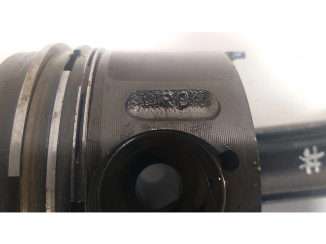 Píst A6460300020, A6460300220 Mercedes-Benz C W203 pro naftový motor 2.1 om646.963 , 646.963