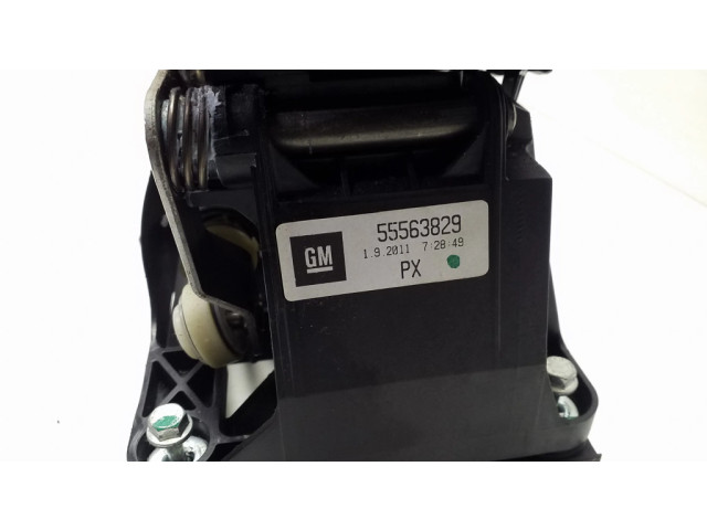 Механизм переключения передач (кулиса) (в салоне)