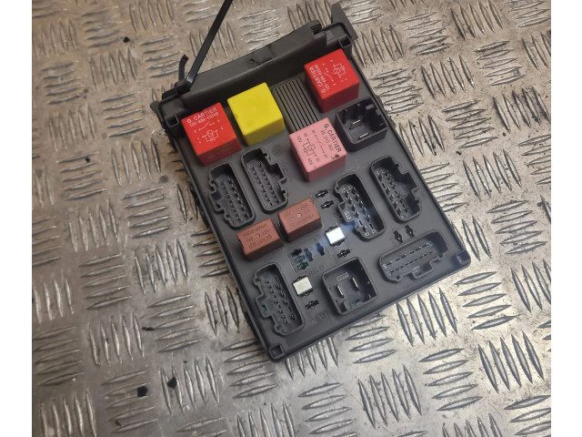   Pojistková skříňka 8200315956, 10052662   Renault Espace -  Grand espace IV 2006