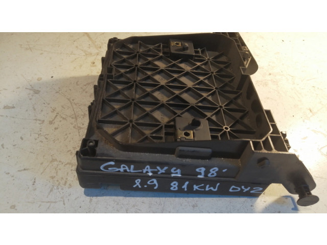 Блок предохранителей S108145300, S108152001 Ford Galaxy