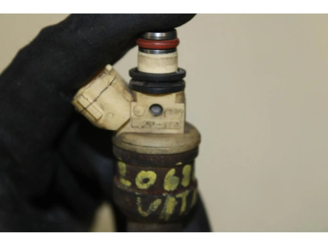 Vstřikovač    Suzuki Samurai  pro benzínový motor 2.0  