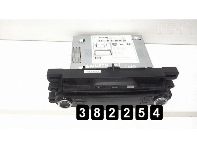 Радио/ проигрыватель CD/DVD / навигация