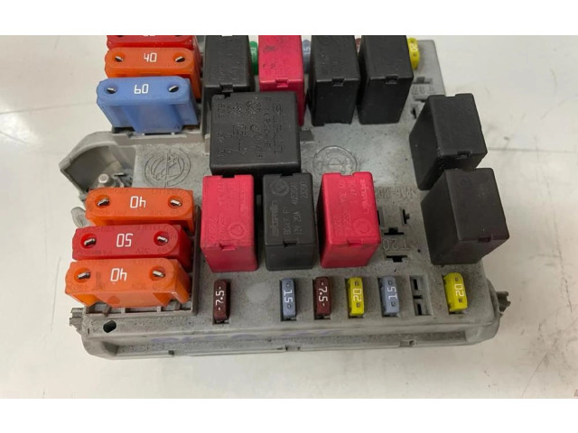 Блок предохранителей 51742420, 51742420   Alfa Romeo GT    