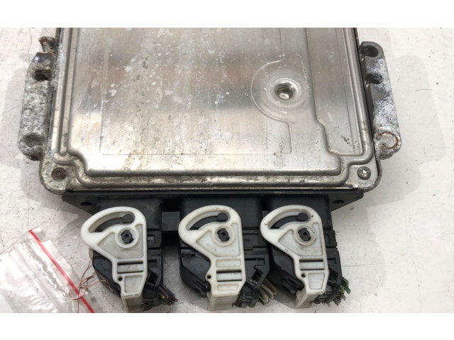 Блок управления двигателем Блок управления Mazda 3 I