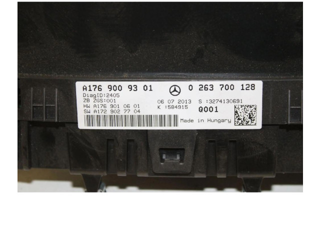 Přístrojová deska Mercedes-Benz A W176 2014 A1769009301