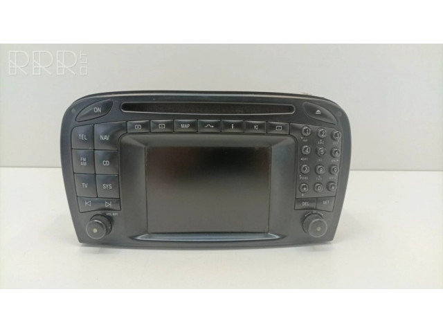 Радио/ проигрыватель CD/DVD / навигация