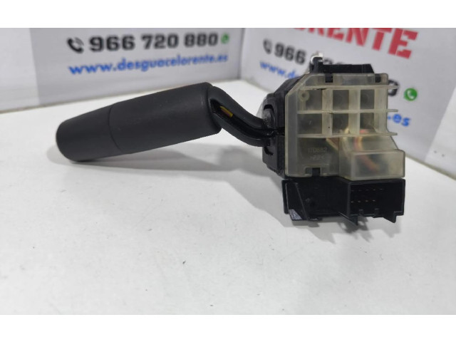 Ручка стеклоочистителей 17D682 Mazda 3 I