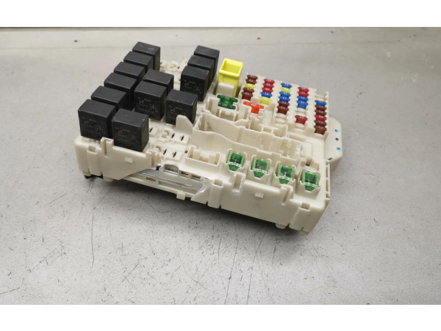 Блок предохранителей MN108319 Mitsubishi Colt