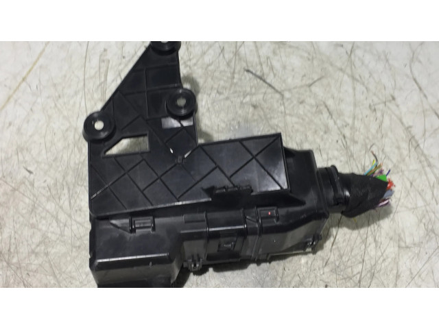 Блок предохранителей GK2T14401, BK2T14536A Ford Transit Custom