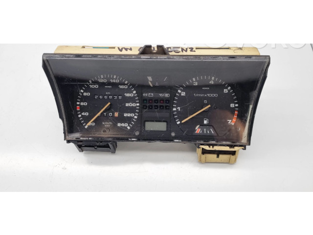 Přístrojová deska Volkswagen PASSAT B2 1987