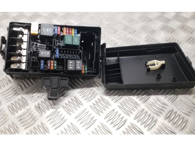 Блок предохранителей  5Q0907361G, 5Q0937132A   Skoda Superb B8 (3V)    