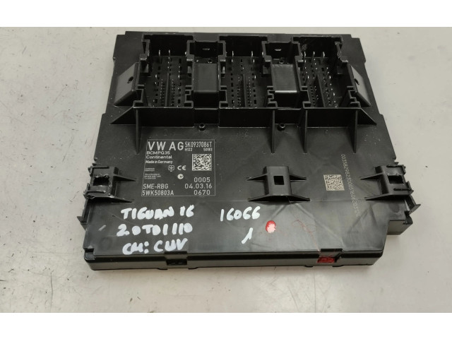 Pojistková skříňka Řídící jednotka BSM 5K0937086T Volkswagen Tiguan 2016