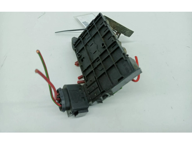 Блок предохранителей 1J0937773   Audi A3 S3 8L    