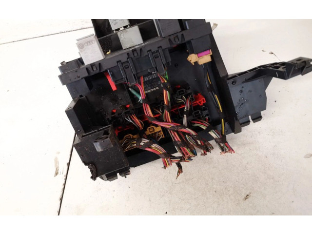 Блок предохранителей  1k0937049l, 1K0937049L   Volkswagen Touran I    