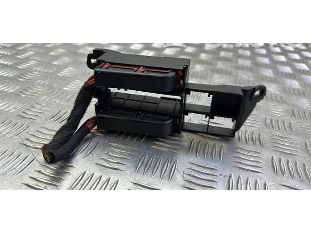   Pojistková skříňka 4L0971845A   Audi Q7 4L 2014