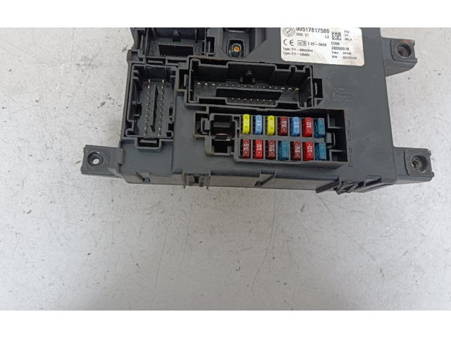 Блок предохранителей 00517817580   Fiat Grande Punto    