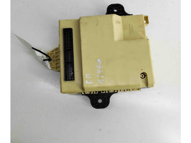 Блок предохранителей 121619713010303739 Mitsubishi Carisma