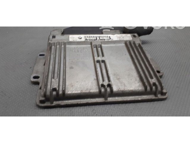 Блок управления двигателем Блок управления 7700105560   Renault Twingo I