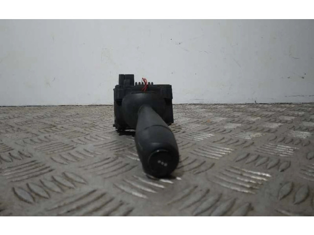 Ручка стеклоочистителей E11811260 Dacia Sandero