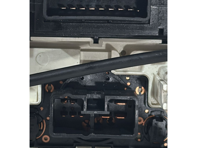 Блок управления климат-контролем Daihatsu Sirion