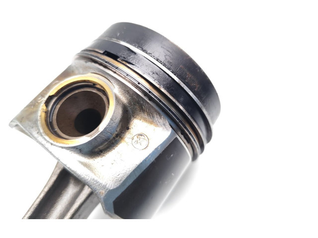 Поршень с шатуном    CRB   Volkswagen Golf VII