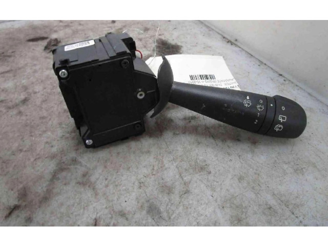 Ручка стеклоочистителей 8201168008, 8201168008   Dacia Duster