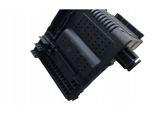 Блок предохранителей 30728542, 30728542 Volvo S80