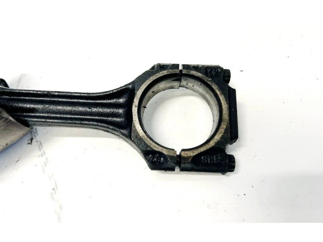 Поршень с шатуном Volkswagen PASSAT B4