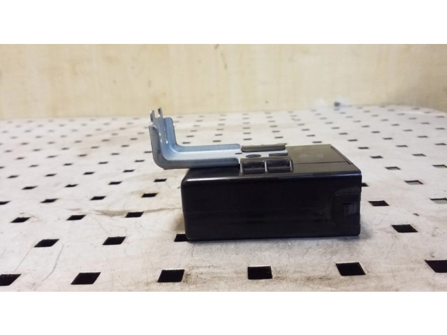 Блок управления 886501E370   Toyota Yaris Verso