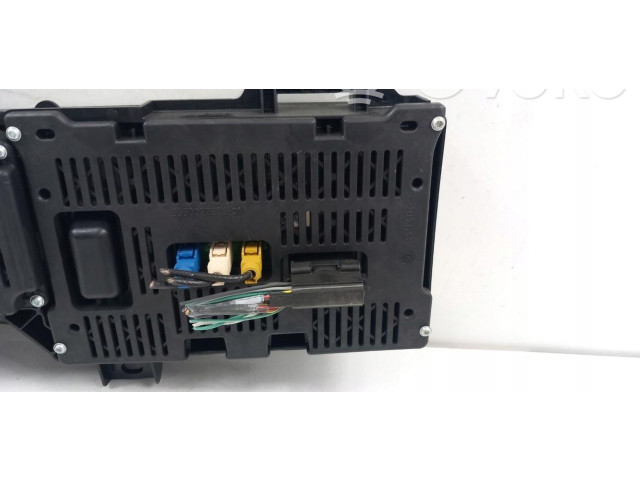 Дисплей       Renault Scenic III -  Grand scenic III