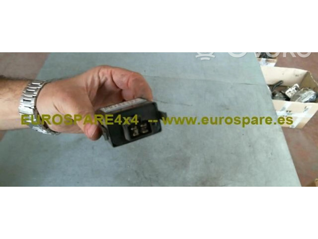 Блок предохранителей MD142382 Mitsubishi L200