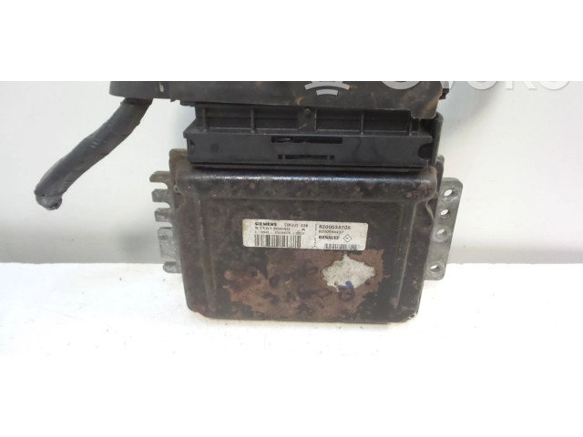 Блок управления двигателя 8200044437, 8200035705 Renault Twingo I
