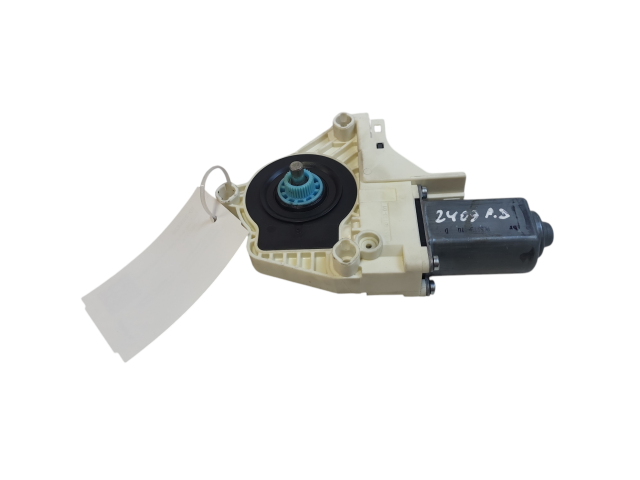 Передний двигатель механизма для подъема окон 8K0959802C, SVM1101A62113110   Audi A1