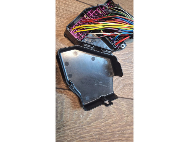 Pojistková skříňka 8d1941824 Audi A6 S6 C7 4G 2007