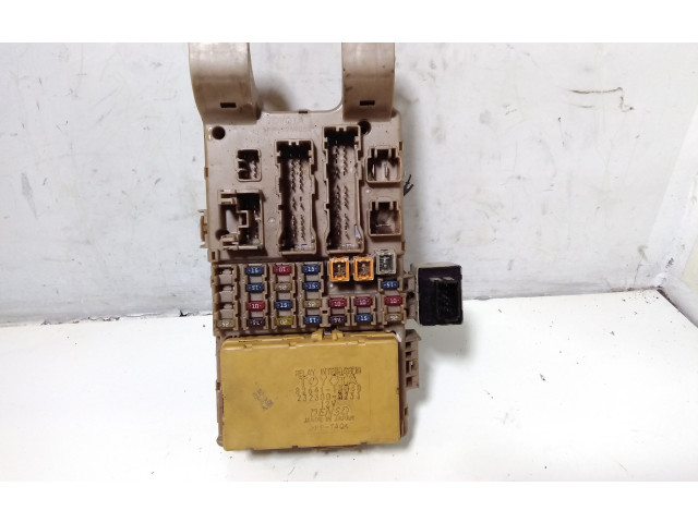 Pojistková skříňka 8264113040, 2323000231 Toyota Corolla Verso E121 2003